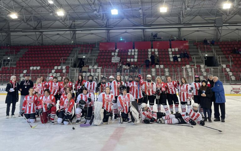 21 lat hokeja kobiet – wyjątkowy jubileusz na lodzie!